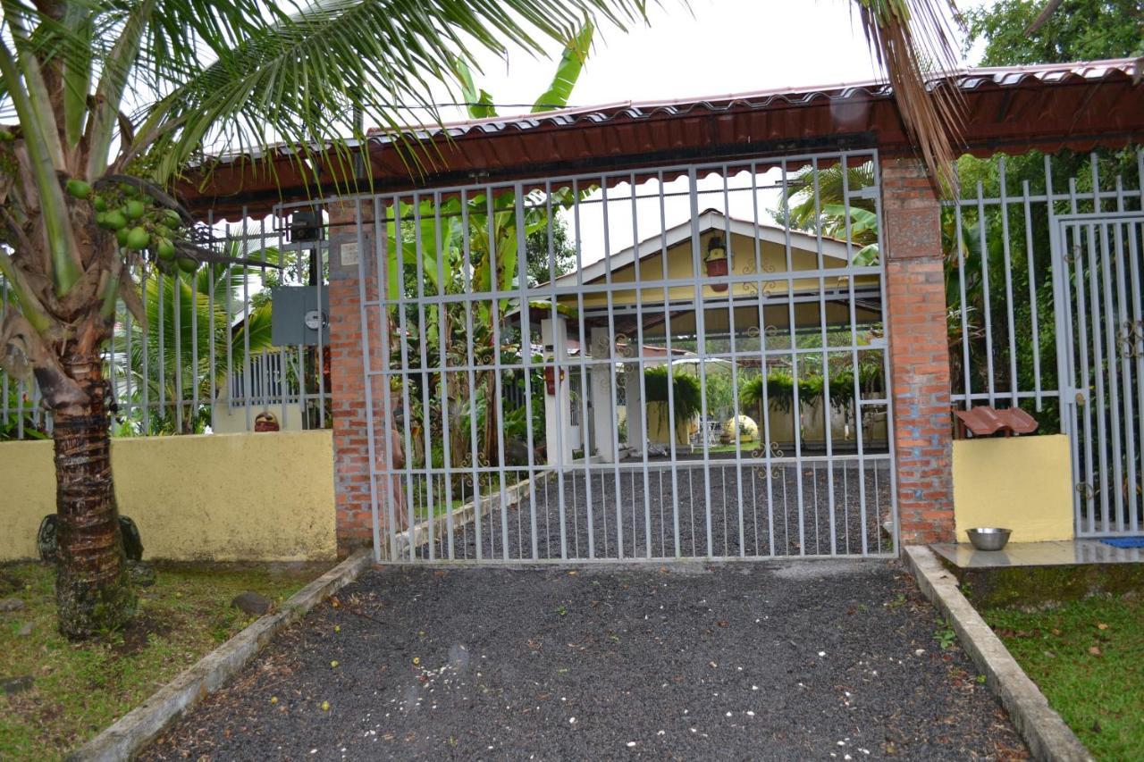 Casa Sophia 3 Listings Apartment 1 Or Apartment 2 Separately Or Apt 1 And 2 Together All With Fo Internet Guapiles Luaran gambar