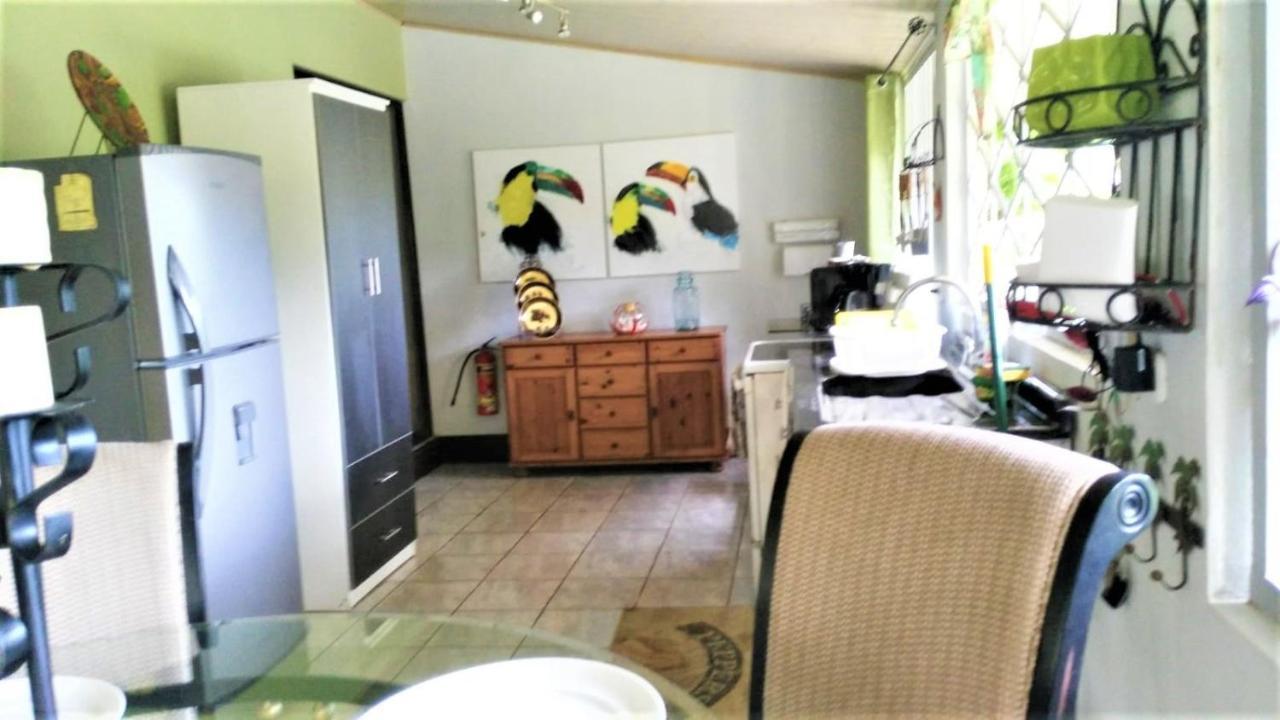 Casa Sophia 3 Listings Apartment 1 Or Apartment 2 Separately Or Apt 1 And 2 Together All With Fo Internet Guapiles Luaran gambar